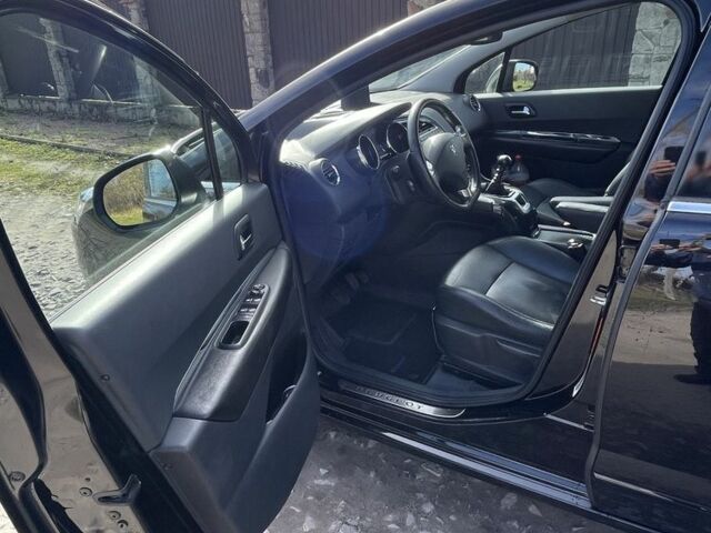 Чорний Пежо 5008, об'ємом двигуна 2 л та пробігом 240 тис. км за 10500 $, фото 4 на Automoto.ua