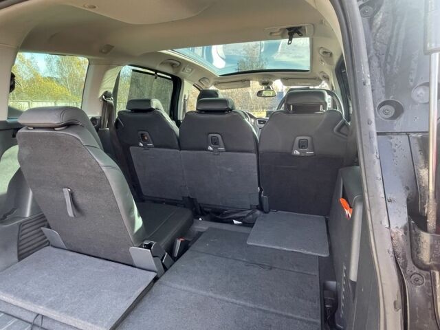 Чорний Пежо 5008, об'ємом двигуна 2 л та пробігом 240 тис. км за 10500 $, фото 8 на Automoto.ua