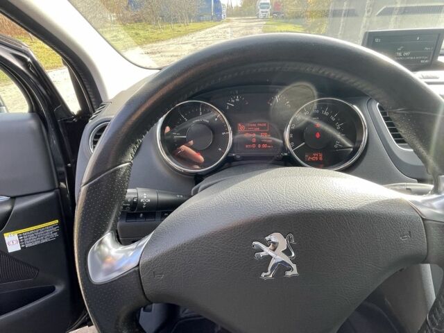 Чорний Пежо 5008, об'ємом двигуна 2 л та пробігом 240 тис. км за 10500 $, фото 6 на Automoto.ua