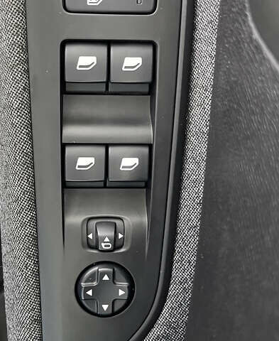 Чорний Пежо 5008, об'ємом двигуна 1.5 л та пробігом 152 тис. км за 20850 $, фото 8 на Automoto.ua