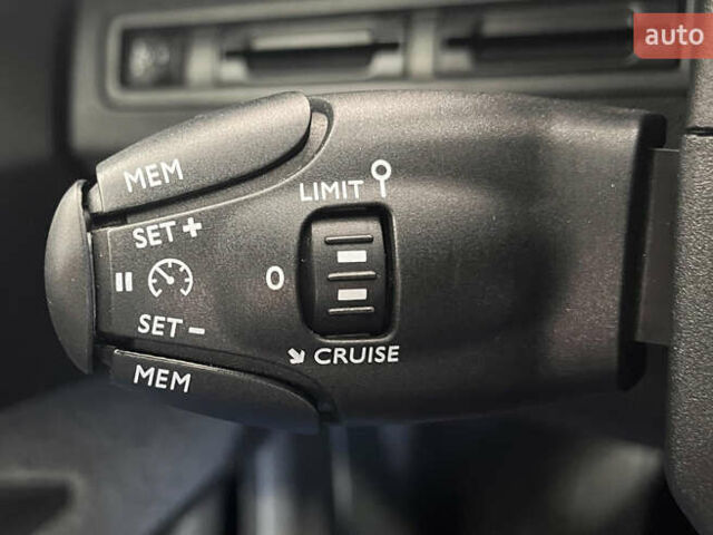 Чорний Пежо 5008, об'ємом двигуна 1.5 л та пробігом 152 тис. км за 20850 $, фото 19 на Automoto.ua