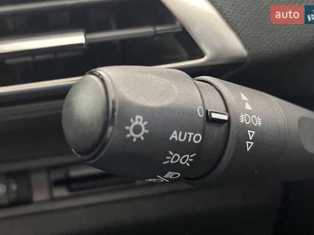 Чорний Пежо 5008, об'ємом двигуна 1.5 л та пробігом 152 тис. км за 20850 $, фото 17 на Automoto.ua