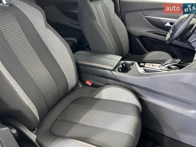 Чорний Пежо 5008, об'ємом двигуна 1.5 л та пробігом 152 тис. км за 20850 $, фото 10 на Automoto.ua