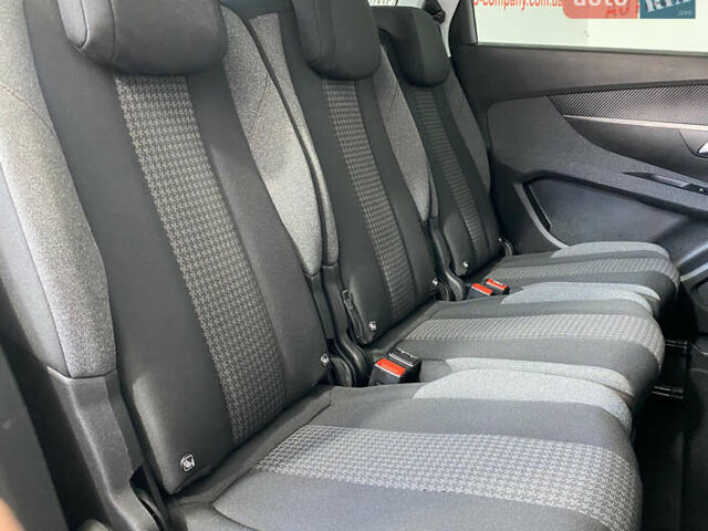 Черный Пежо 5008, объемом двигателя 1.5 л и пробегом 171 тыс. км за 20850 $, фото 9 на Automoto.ua