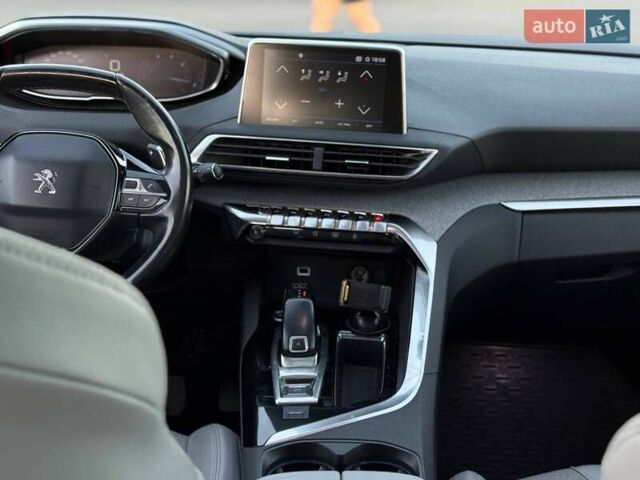 Чорний Пежо 5008, об'ємом двигуна 1.6 л та пробігом 148 тис. км за 18900 $, фото 40 на Automoto.ua