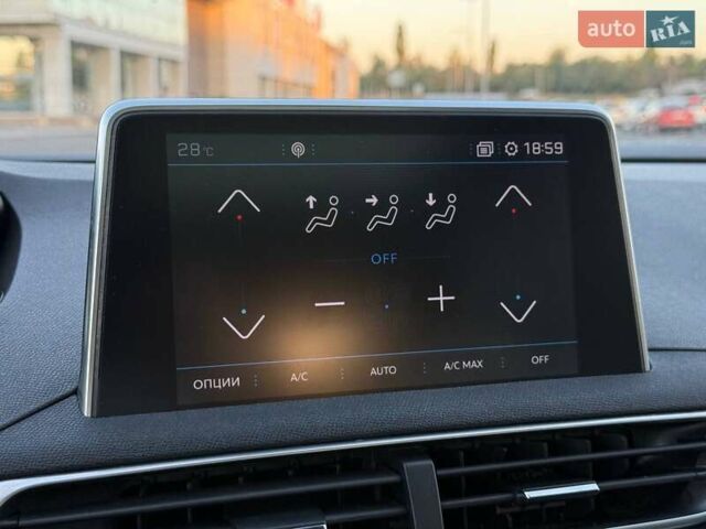 Чорний Пежо 5008, об'ємом двигуна 1.6 л та пробігом 148 тис. км за 18900 $, фото 49 на Automoto.ua