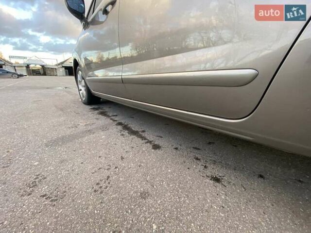 Коричневый Пежо 5008, объемом двигателя 1.6 л и пробегом 143 тыс. км за 8400 $, фото 9 на Automoto.ua