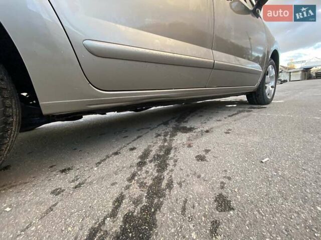 Коричневый Пежо 5008, объемом двигателя 1.6 л и пробегом 143 тыс. км за 8400 $, фото 18 на Automoto.ua