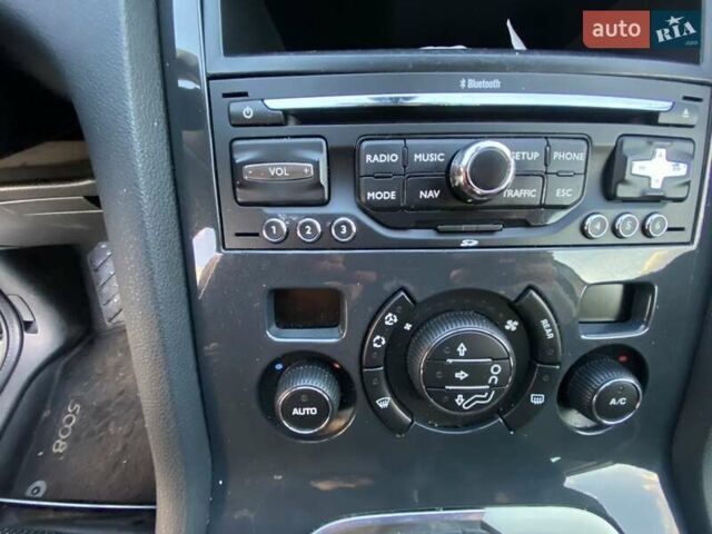 Коричневый Пежо 5008, объемом двигателя 1.6 л и пробегом 143 тыс. км за 8400 $, фото 47 на Automoto.ua