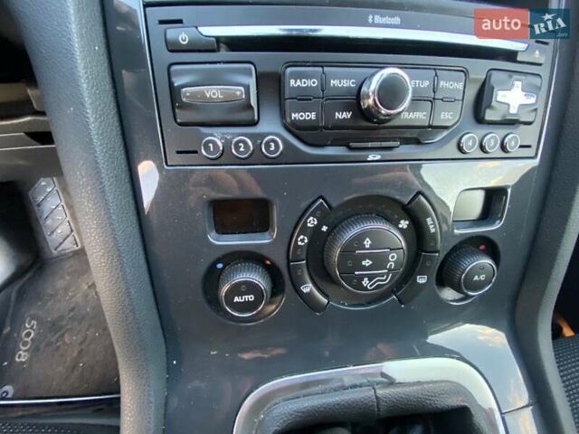 Коричневый Пежо 5008, объемом двигателя 1.6 л и пробегом 143 тыс. км за 8400 $, фото 50 на Automoto.ua