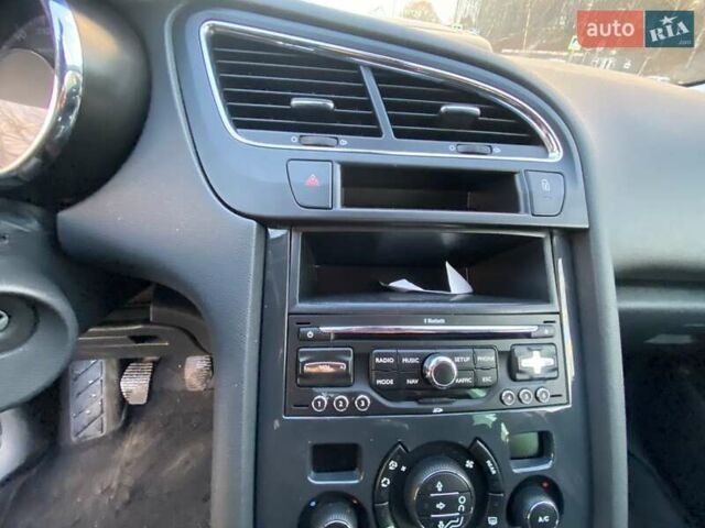 Коричневый Пежо 5008, объемом двигателя 1.6 л и пробегом 143 тыс. км за 8400 $, фото 51 на Automoto.ua