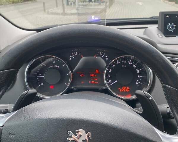 Коричневый Пежо 5008, объемом двигателя 1.6 л и пробегом 247 тыс. км за 10500 $, фото 11 на Automoto.ua