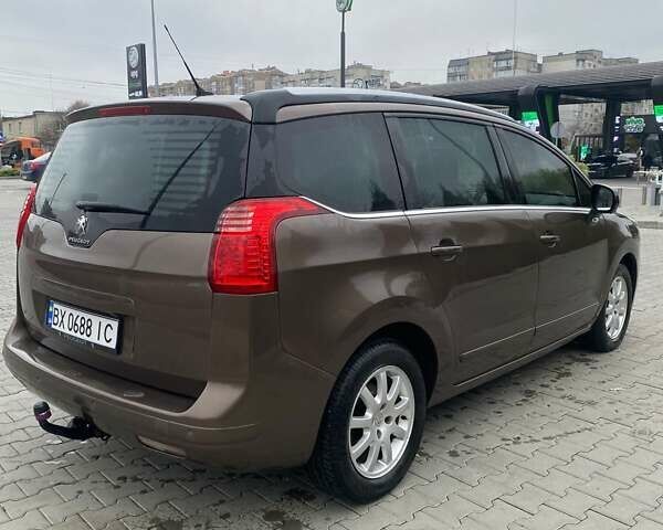 Коричневый Пежо 5008, объемом двигателя 1.6 л и пробегом 247 тыс. км за 10500 $, фото 5 на Automoto.ua