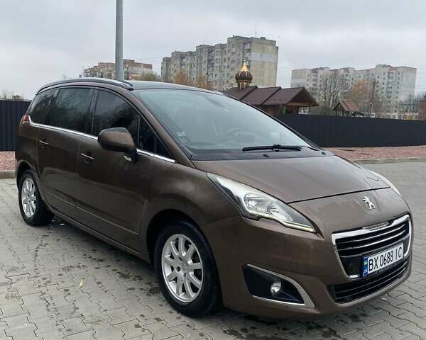Коричневый Пежо 5008, объемом двигателя 1.6 л и пробегом 247 тыс. км за 10500 $, фото 1 на Automoto.ua
