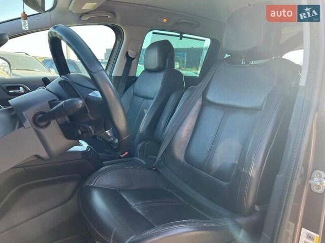 Коричневий Пежо 5008, об'ємом двигуна 1.6 л та пробігом 203 тис. км за 10080 $, фото 15 на Automoto.ua