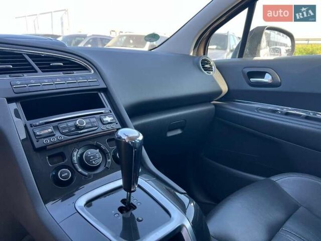Коричневий Пежо 5008, об'ємом двигуна 1.6 л та пробігом 203 тис. км за 10080 $, фото 13 на Automoto.ua