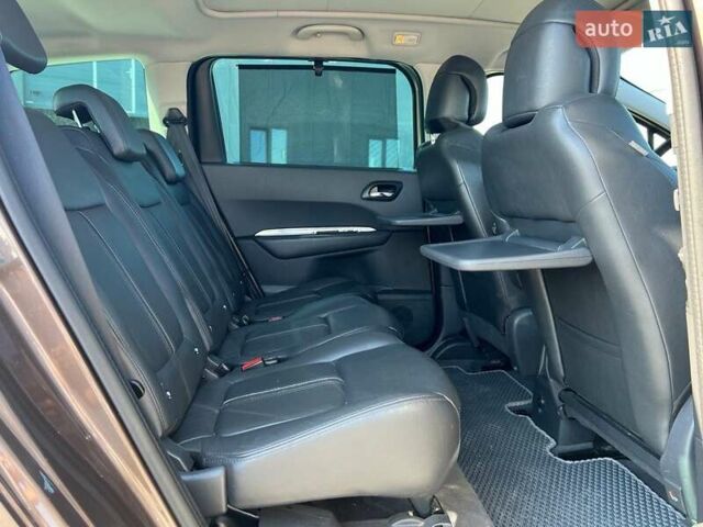 Коричневий Пежо 5008, об'ємом двигуна 1.6 л та пробігом 203 тис. км за 10080 $, фото 20 на Automoto.ua