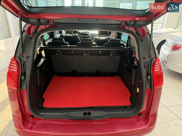 Красный Пежо 5008, объемом двигателя 1.6 л и пробегом 194 тыс. км за 7400 $, фото 15 на Automoto.ua