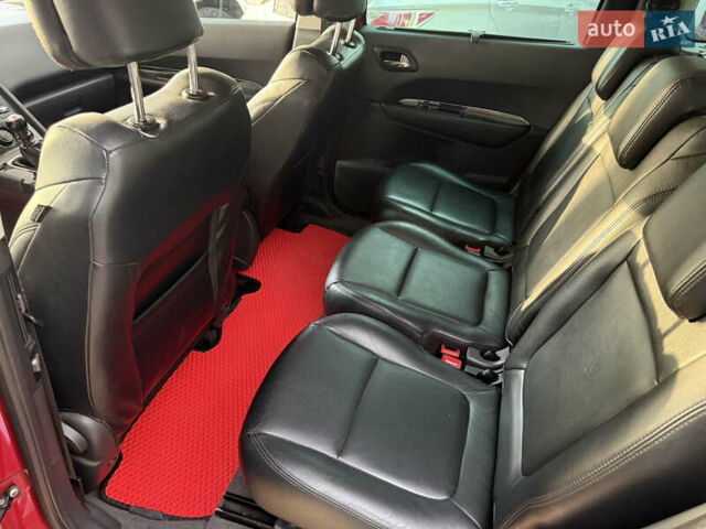 Красный Пежо 5008, объемом двигателя 1.6 л и пробегом 194 тыс. км за 7400 $, фото 10 на Automoto.ua