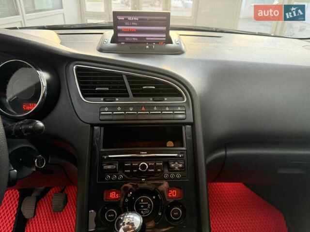 Красный Пежо 5008, объемом двигателя 1.6 л и пробегом 194 тыс. км за 7400 $, фото 12 на Automoto.ua