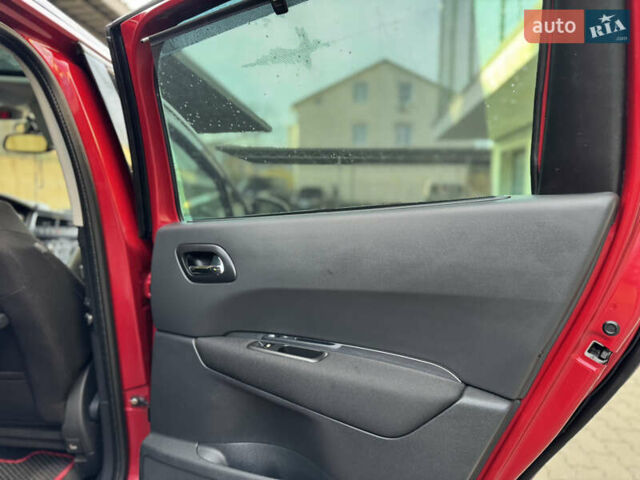Красный Пежо 5008, объемом двигателя 2 л и пробегом 315 тыс. км за 8500 $, фото 25 на Automoto.ua