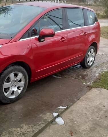 Красный Пежо 5008, объемом двигателя 1.56 л и пробегом 249 тыс. км за 7750 $, фото 1 на Automoto.ua