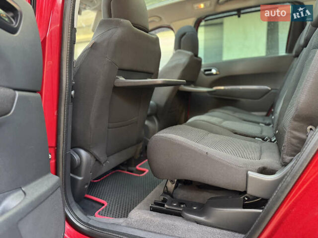 Красный Пежо 5008, объемом двигателя 2 л и пробегом 315 тыс. км за 8500 $, фото 23 на Automoto.ua