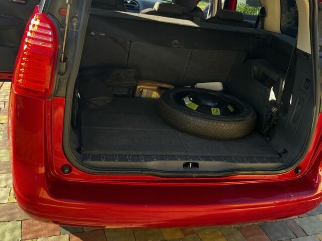 Червоний Пежо 5008, об'ємом двигуна 1.6 л та пробігом 195 тис. км за 7000 $, фото 2 на Automoto.ua