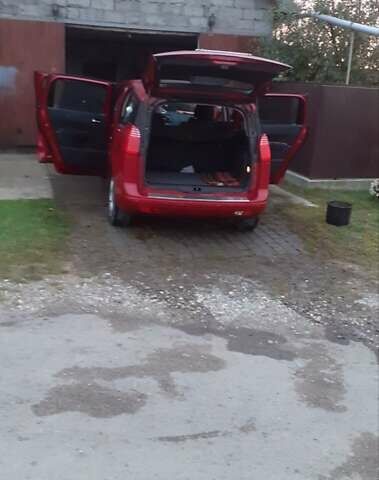 Красный Пежо 5008, объемом двигателя 1.56 л и пробегом 249 тыс. км за 7750 $, фото 2 на Automoto.ua