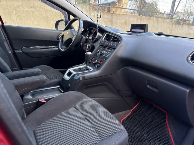 Красный Пежо 5008, объемом двигателя 2 л и пробегом 315 тыс. км за 8500 $, фото 18 на Automoto.ua