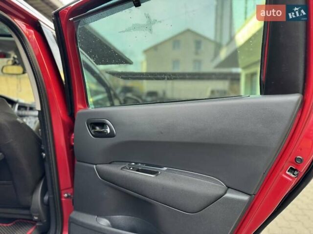 Красный Пежо 5008, объемом двигателя 2 л и пробегом 319 тыс. км за 8000 $, фото 9 на Automoto.ua