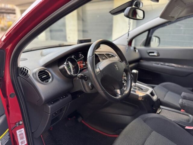 Красный Пежо 5008, объемом двигателя 2 л и пробегом 315 тыс. км за 8500 $, фото 12 на Automoto.ua