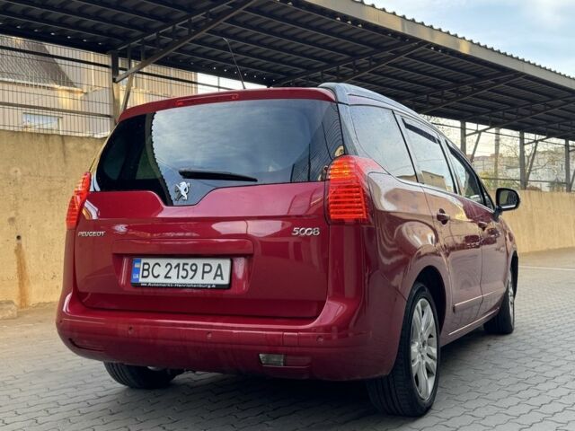 Красный Пежо 5008, объемом двигателя 2 л и пробегом 315 тыс. км за 8500 $, фото 3 на Automoto.ua