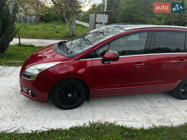 Красный Пежо 5008, объемом двигателя 1.56 л и пробегом 300 тыс. км за 11700 $, фото 3 на Automoto.ua
