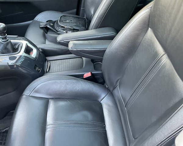 Пежо 5008, об'ємом двигуна 1.6 л та пробігом 249 тис. км за 6999 $, фото 13 на Automoto.ua