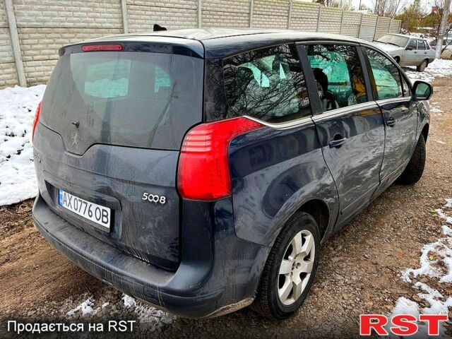 Пежо 5008, объемом двигателя 1.6 л и пробегом 258 тыс. км за 4800 $, фото 3 на Automoto.ua