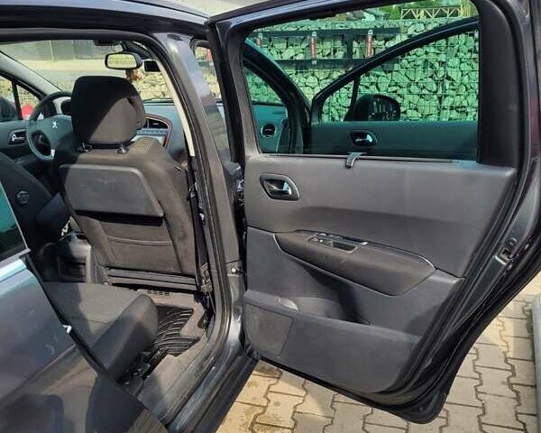 Пежо 5008, объемом двигателя 2 л и пробегом 215 тыс. км за 10499 $, фото 12 на Automoto.ua