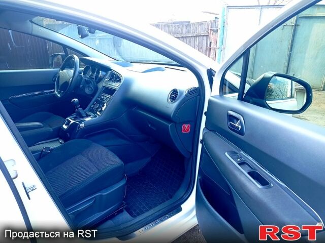 Пежо 5008, об'ємом двигуна 2 л та пробігом 222 тис. км за 8000 $, фото 11 на Automoto.ua