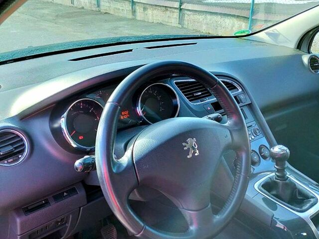 Пежо 5008, об'ємом двигуна 1.6 л та пробігом 170 тис. км за 8500 $, фото 10 на Automoto.ua
