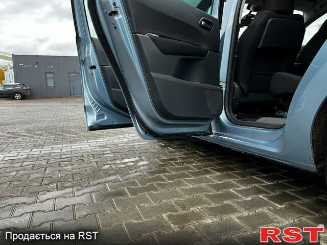 Пежо 5008 2011 в Белой Церкве на Automoto.ua Пежо 5008, объемом двигателя 2 л и пробегом 265 тыс. км за 6850 $, фото 11 на Automoto.ua