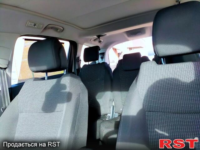 Пежо 5008, об'ємом двигуна 1.6 л та пробігом 170 тис. км за 8500 $, фото 11 на Automoto.ua