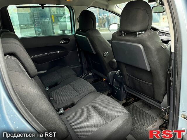 Пежо 5008 2011 в Белой Церкве на Automoto.ua Пежо 5008, объемом двигателя 2 л и пробегом 265 тыс. км за 6850 $, фото 9 на Automoto.ua