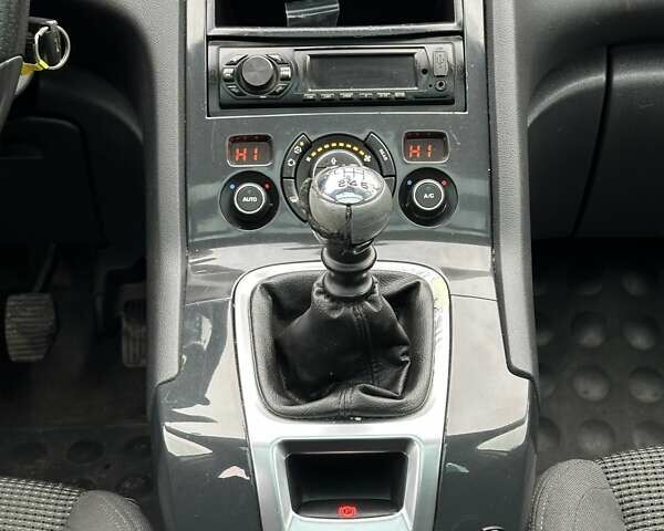 Пежо 5008, объемом двигателя 1.6 л и пробегом 195 тыс. км за 6600 $, фото 24 на Automoto.ua