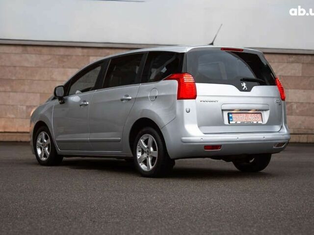 Пежо 5008, объемом двигателя 1.6 л и пробегом 243 тыс. км за 9500 $, фото 4 на Automoto.ua