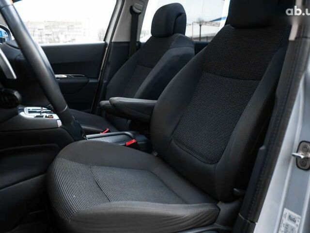 Пежо 5008, объемом двигателя 1.6 л и пробегом 243 тыс. км за 9500 $, фото 10 на Automoto.ua