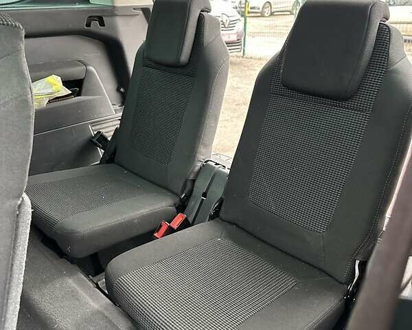 Пежо 5008, объемом двигателя 1.6 л и пробегом 195 тыс. км за 6600 $, фото 13 на Automoto.ua