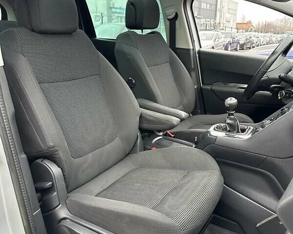 Пежо 5008, объемом двигателя 1.6 л и пробегом 195 тыс. км за 6600 $, фото 38 на Automoto.ua