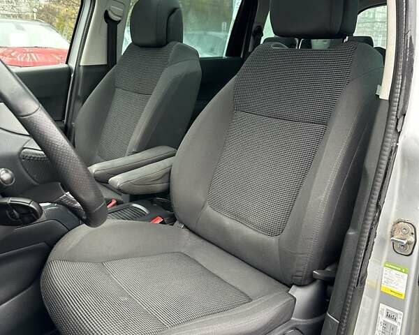 Пежо 5008, объемом двигателя 1.6 л и пробегом 195 тыс. км за 6600 $, фото 31 на Automoto.ua