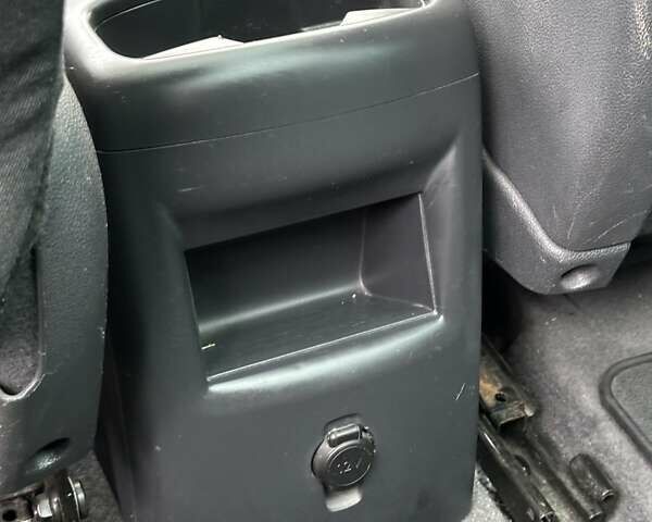 Пежо 5008, объемом двигателя 1.6 л и пробегом 195 тыс. км за 6600 $, фото 18 на Automoto.ua