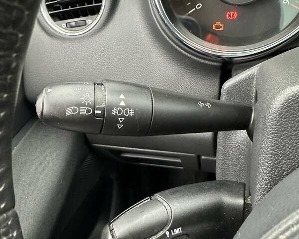 Пежо 5008, объемом двигателя 1.6 л и пробегом 195 тыс. км за 6600 $, фото 35 на Automoto.ua